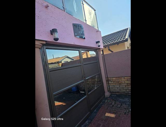 3 BEDROOM HOUSE FOR SALE IN PIMVILLE ZONE 4